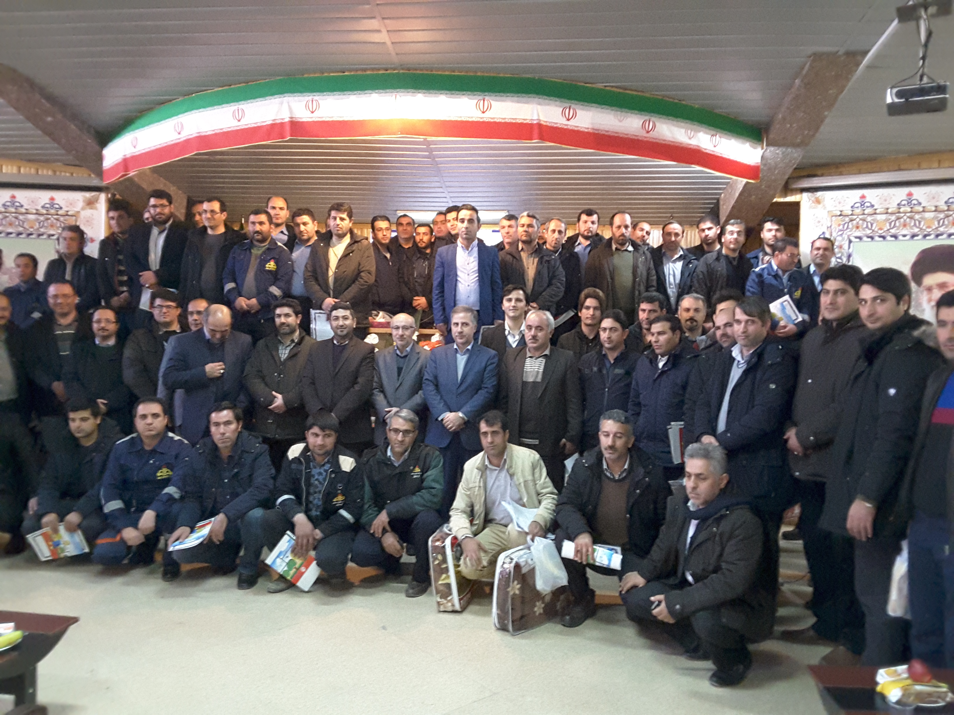 امدادگران و گازبانان نیروهای خط مقدم خدمت رسانی به مردم شریف استان