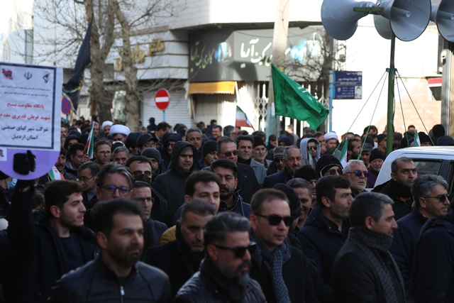 حضور حماسی کارکنان شرکت گاز استان اردبیل در راهپیمایی 22 دیماه 1404